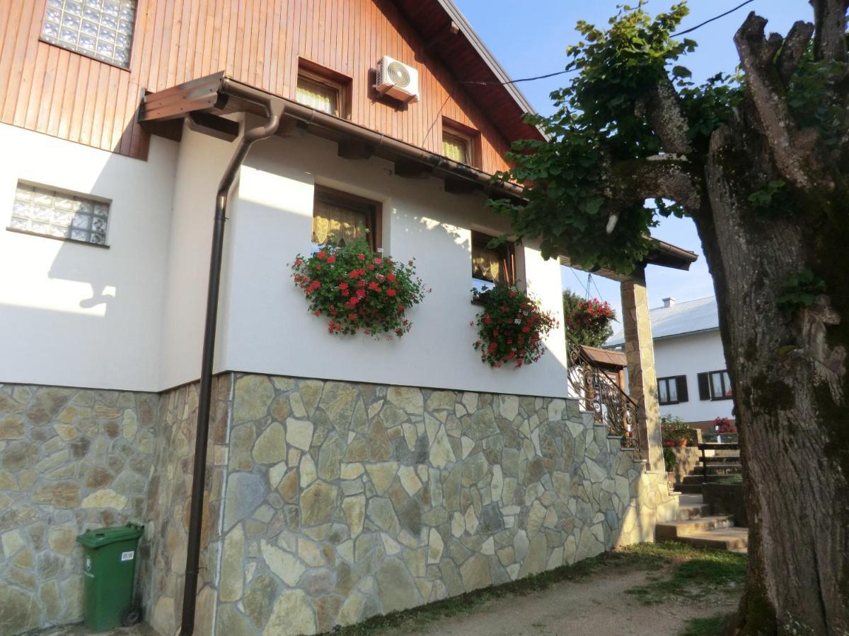 Ethno House Izvor Hotel Vrelo Korenicko Exterior photo