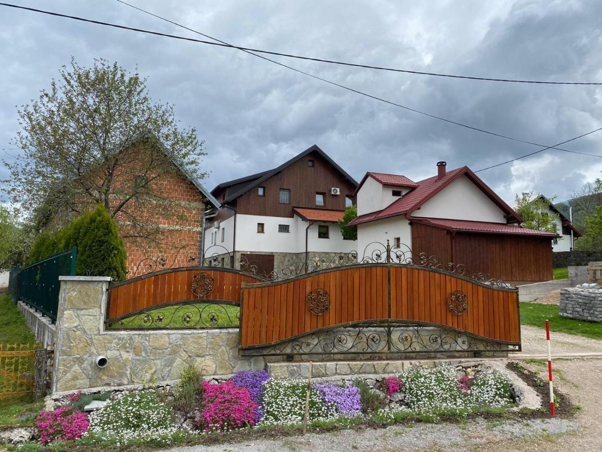 Ethno House Izvor Hotel Vrelo Korenicko Exterior photo