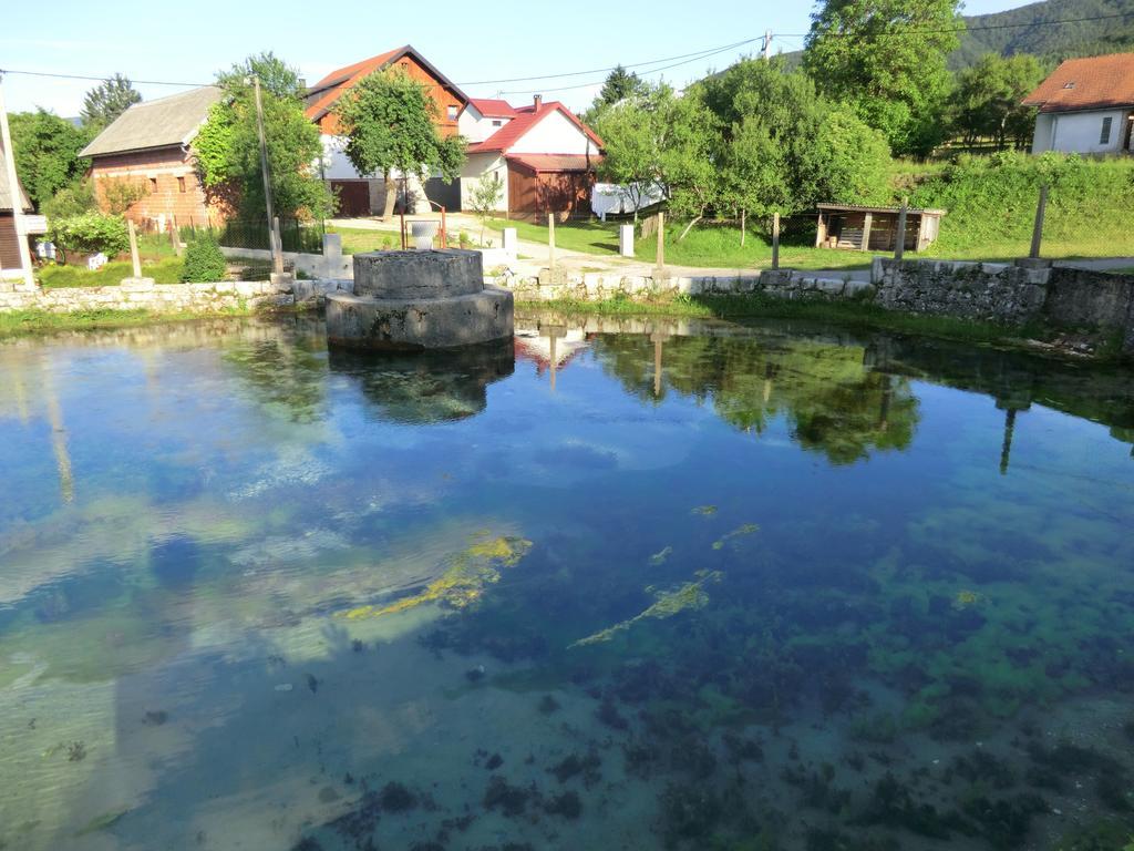 Ethno House Izvor Hotel Vrelo Korenicko Exterior photo